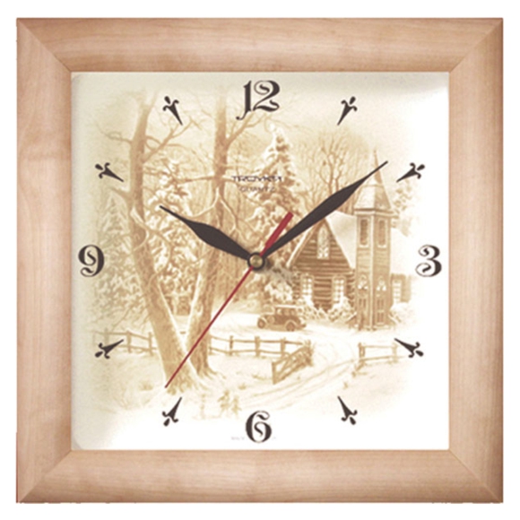 Часы настенные квадратные в деревянном корпусе.