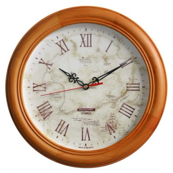 Часы настенные круглые с кварцевым механизмом в деревянном корпусе.