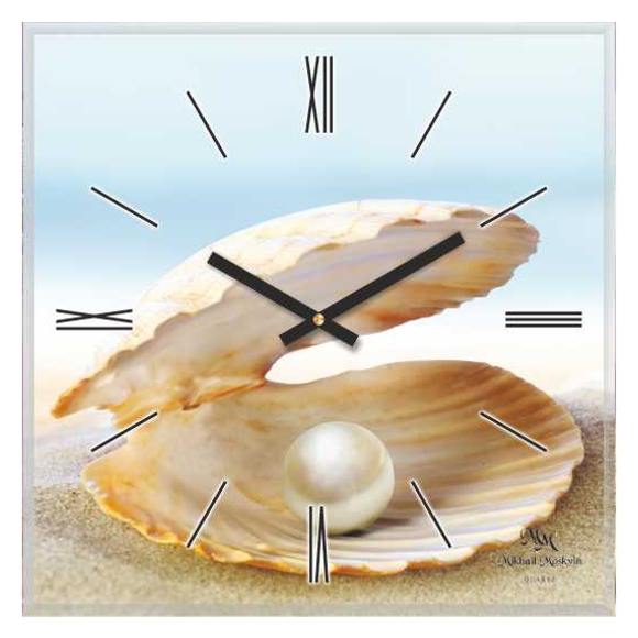 Настенные часы с морской раковиной.