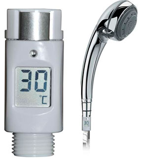 Термометр перед душевой насадкой включается от движения воды